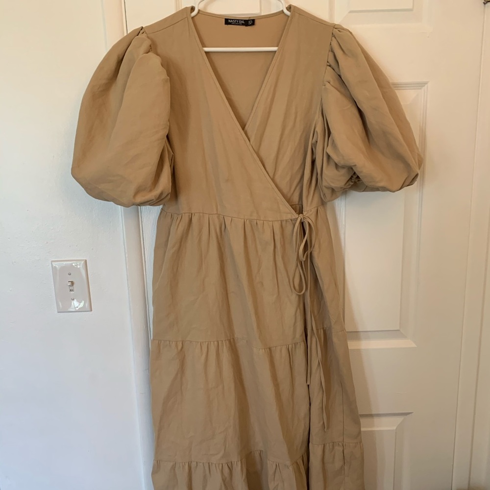 Nasty Gal Midi Dress puffed sleeves